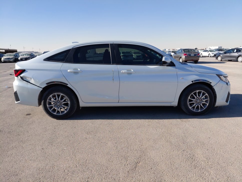 تويوتا يارس Y 2024 image