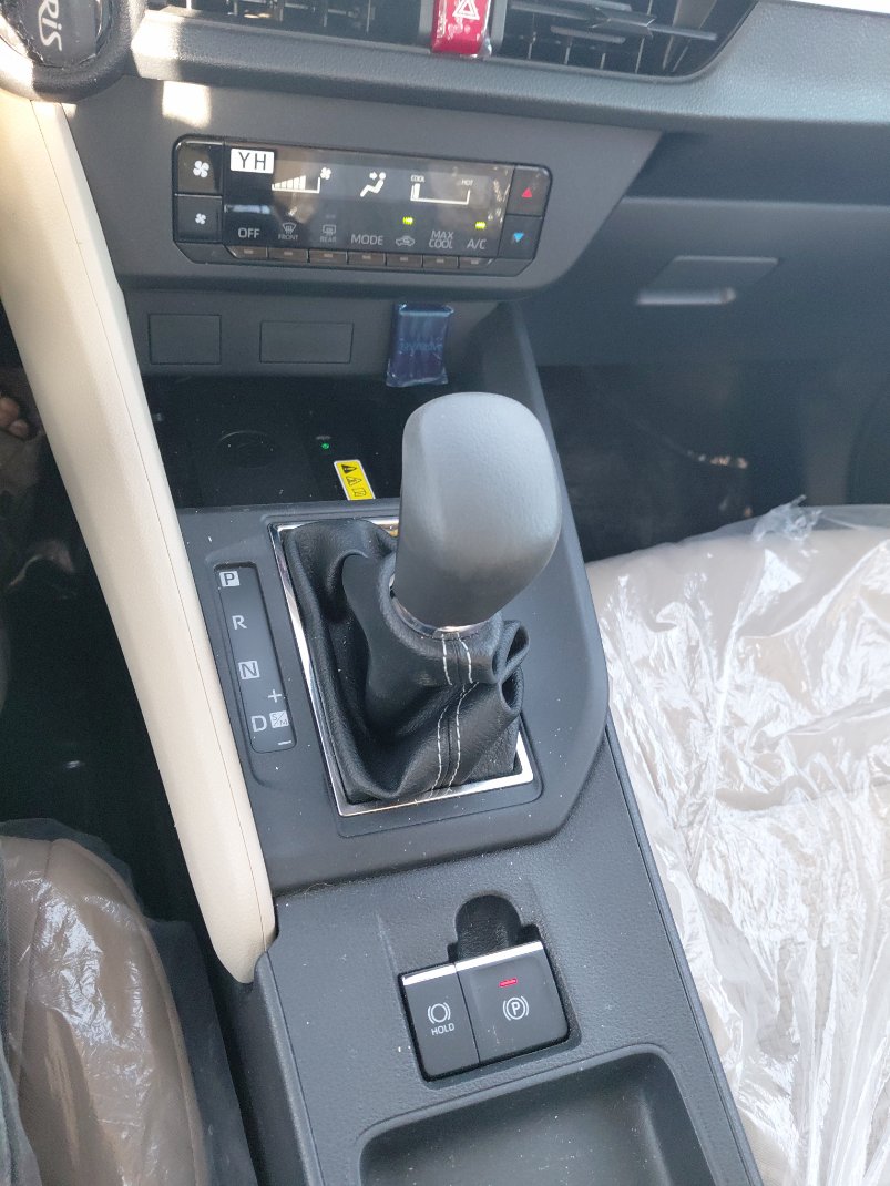 تويوتا يارس Y PLUS 2024 image