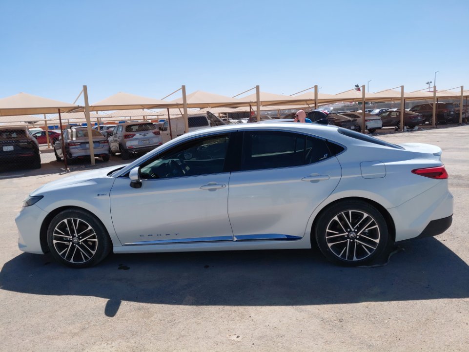 تويوتا كامري LE HEV  2025 image