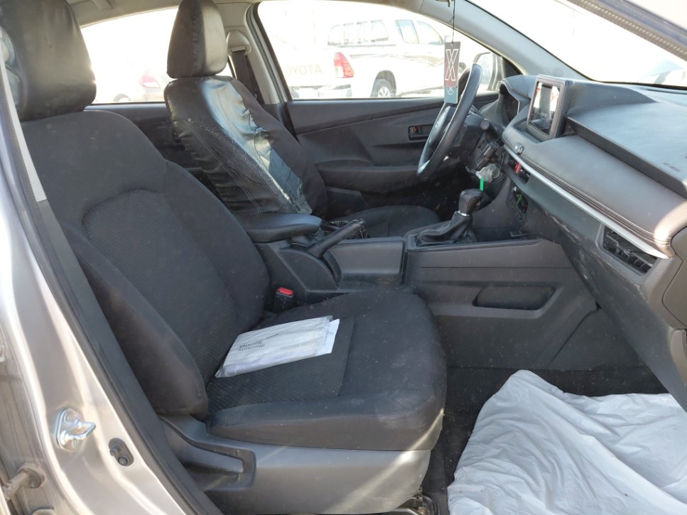 تويوتا يارس Y 2024 image