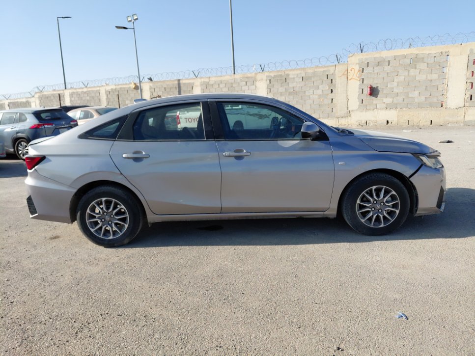 تويوتا يارس Y 2024 image