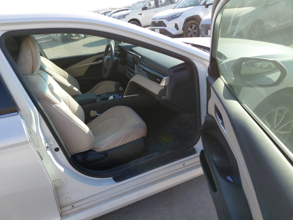 تويوتا كامري E HEV 2025 image