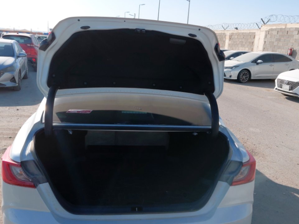 تويوتا كامري E HEV 2025 image