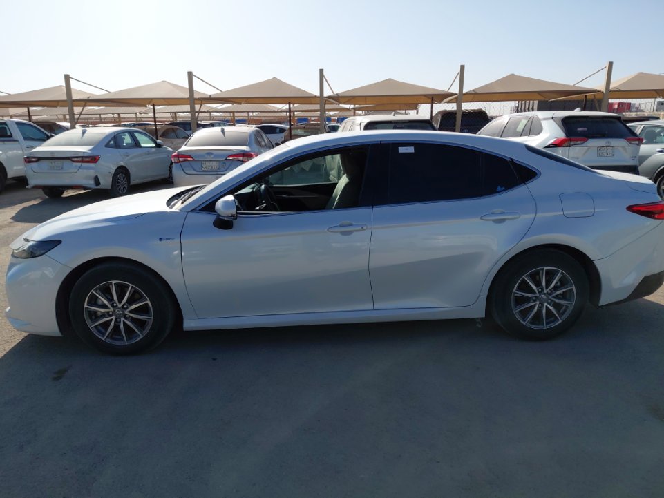 تويوتا كامري E HEV 2025 image