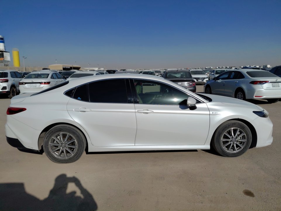 تويوتا كامري E HEV 2025 image