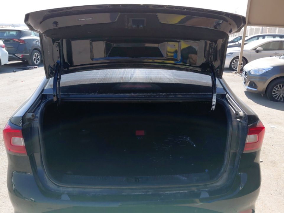 إم جي 5 عادي 2024 image