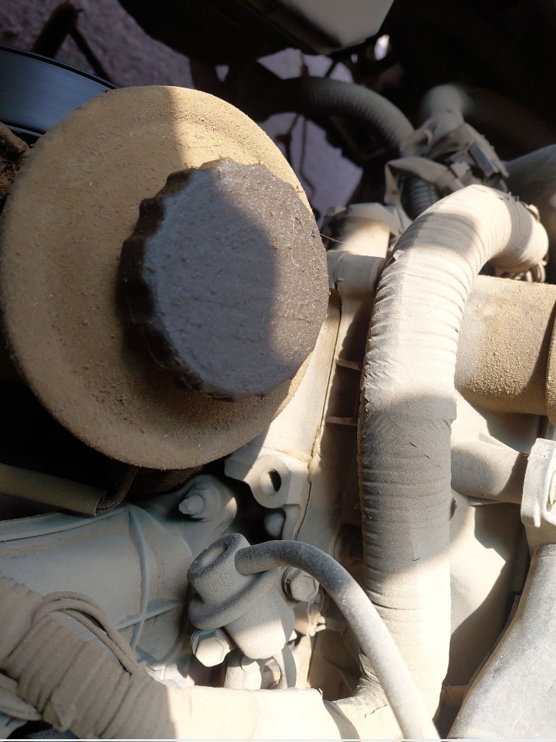 Toyota Hiace Bus  2010 image