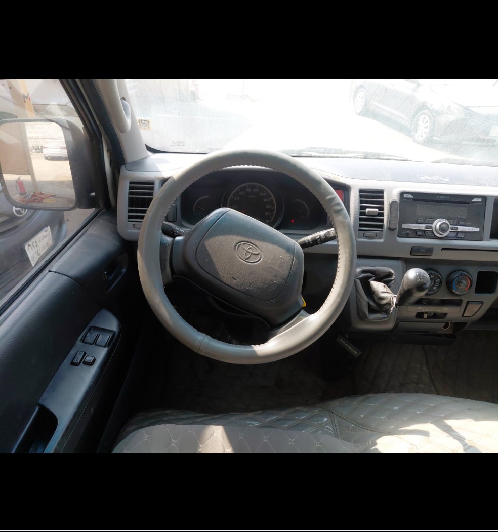 Toyota Hiace Bus  2010 image