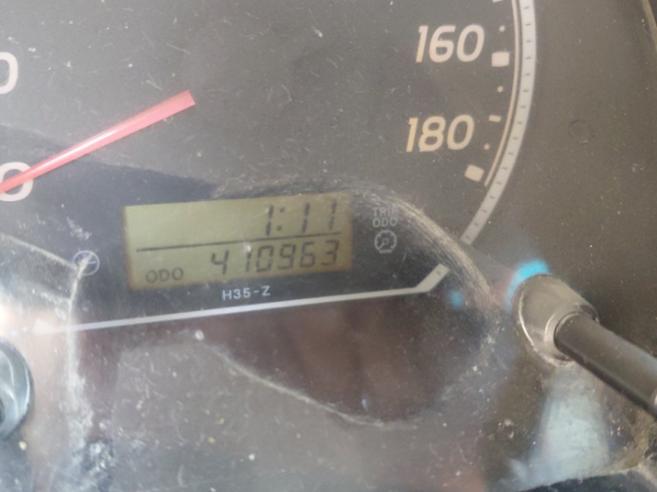 Toyota Hiace Bus  2010 image