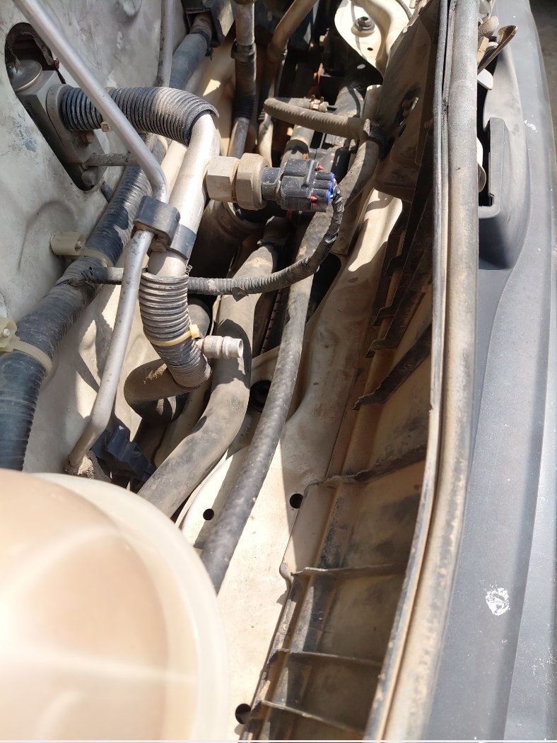 Toyota Hiace Bus  2010 image