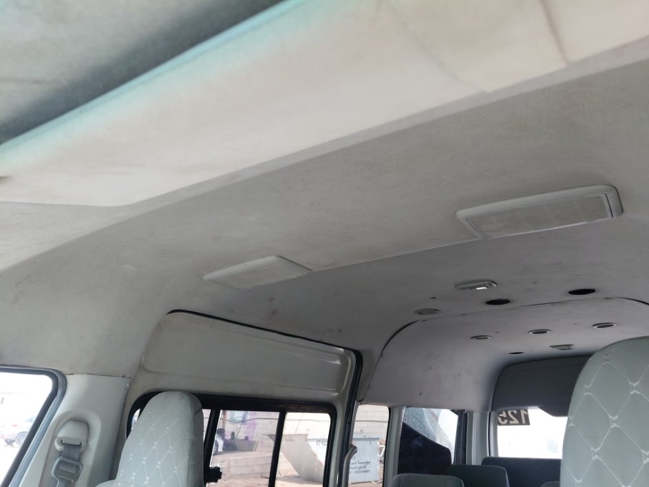 Toyota Hiace Bus  2010 image