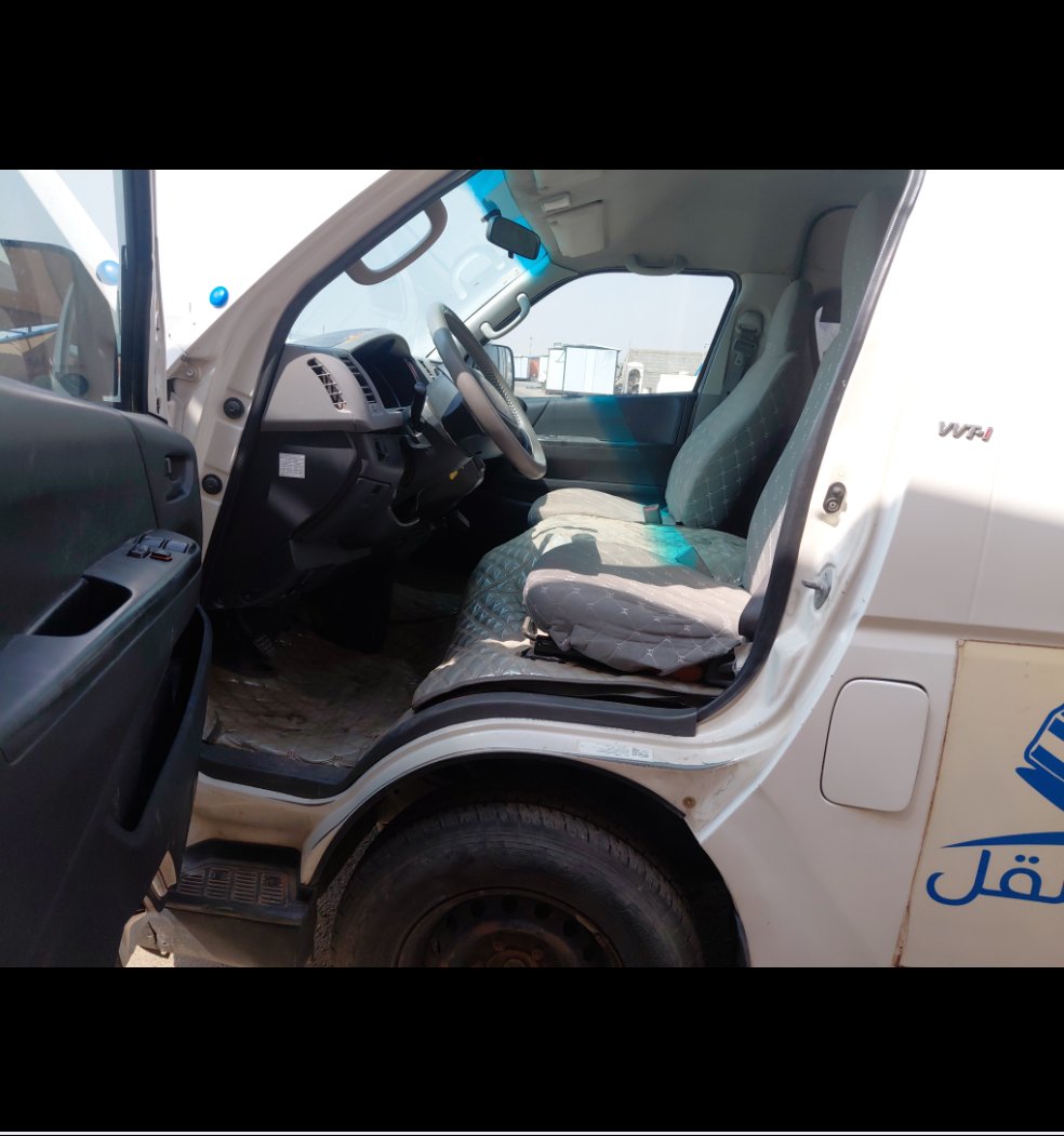 Toyota Hiace Bus  2010 image