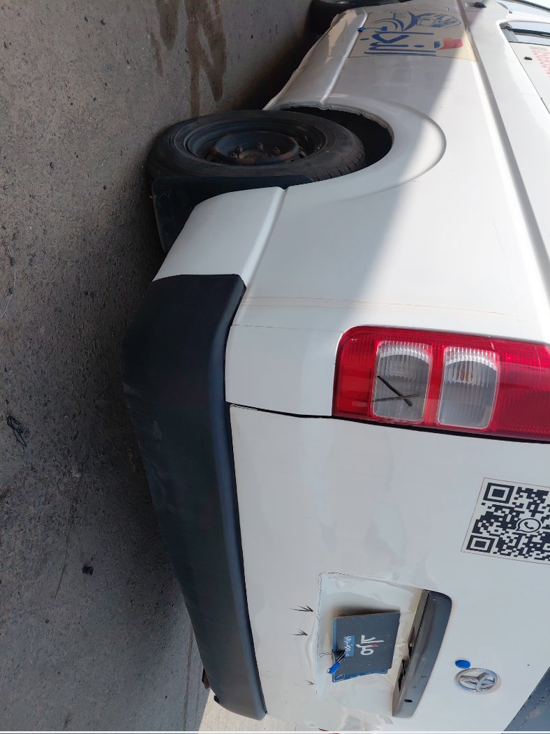 Toyota Hiace Bus  2010 image