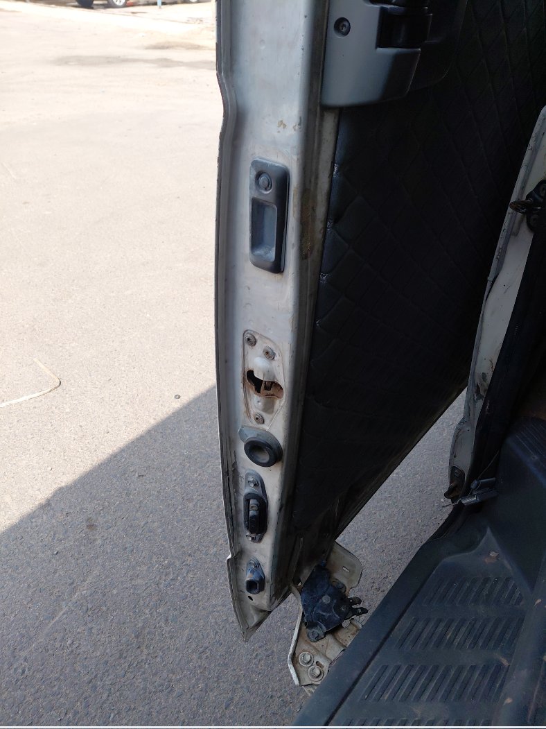 Toyota Hiace Bus  2010 image