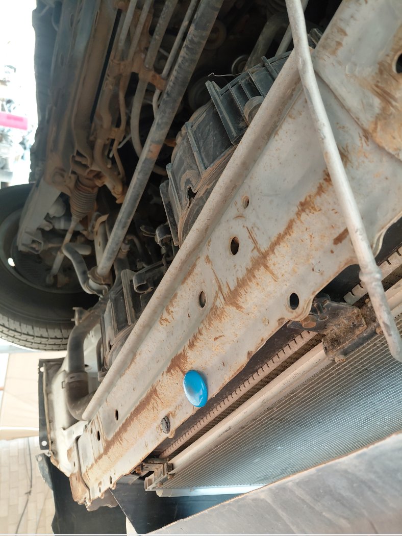 Toyota Hiace Bus  2010 image