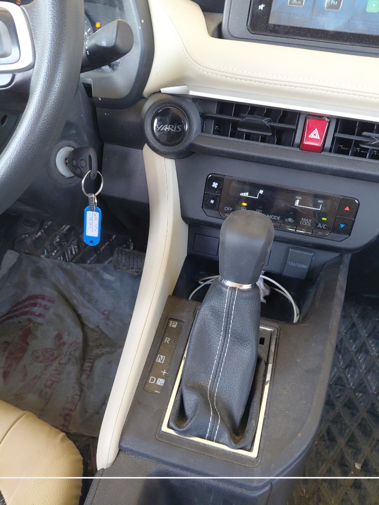 تويوتا يارس Y 2024 image