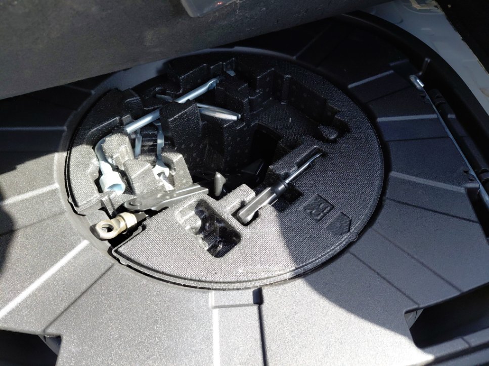 تويوتا كامري GLE HEV  2024 image