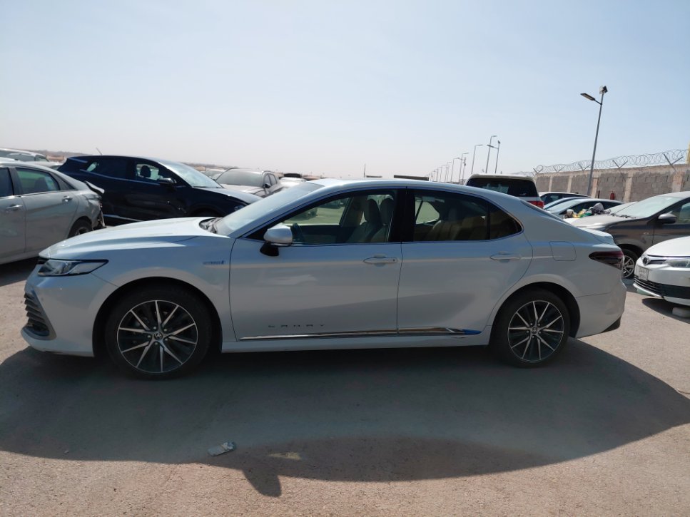 تويوتا كامري GLE HEV  2024 image