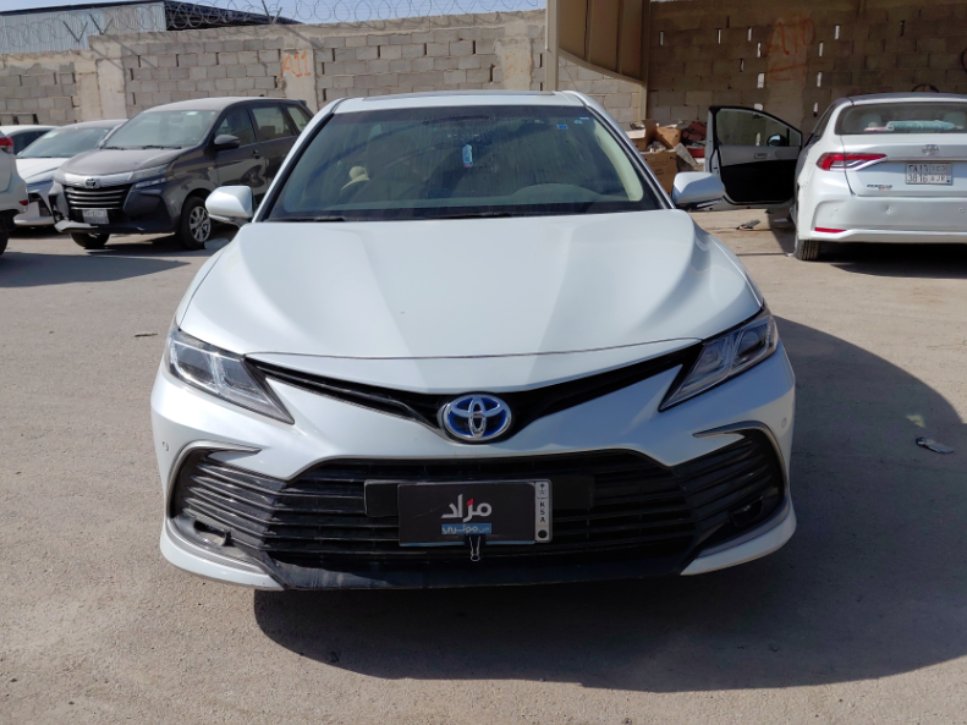 تويوتا كامري GLE HEV  2024