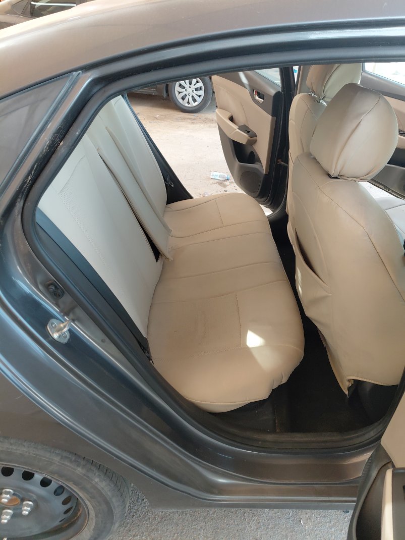 Hyundai Accent  GL  أساسي 2020 image