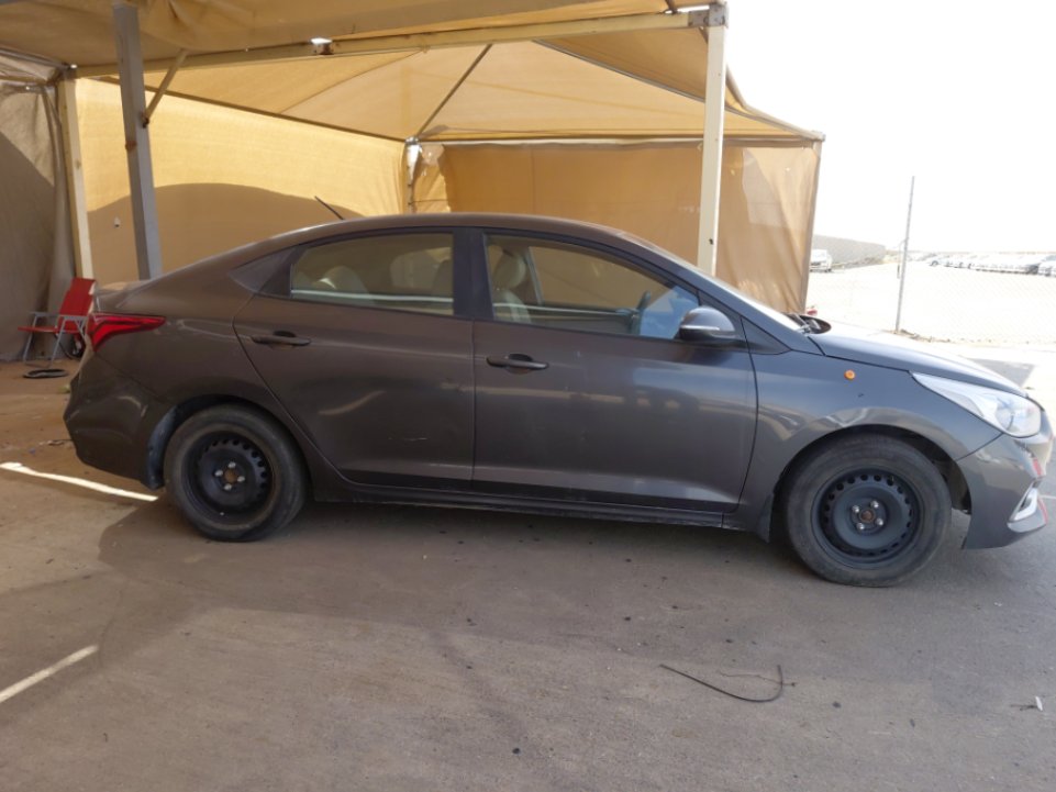 Hyundai Accent  GL  أساسي 2020 image