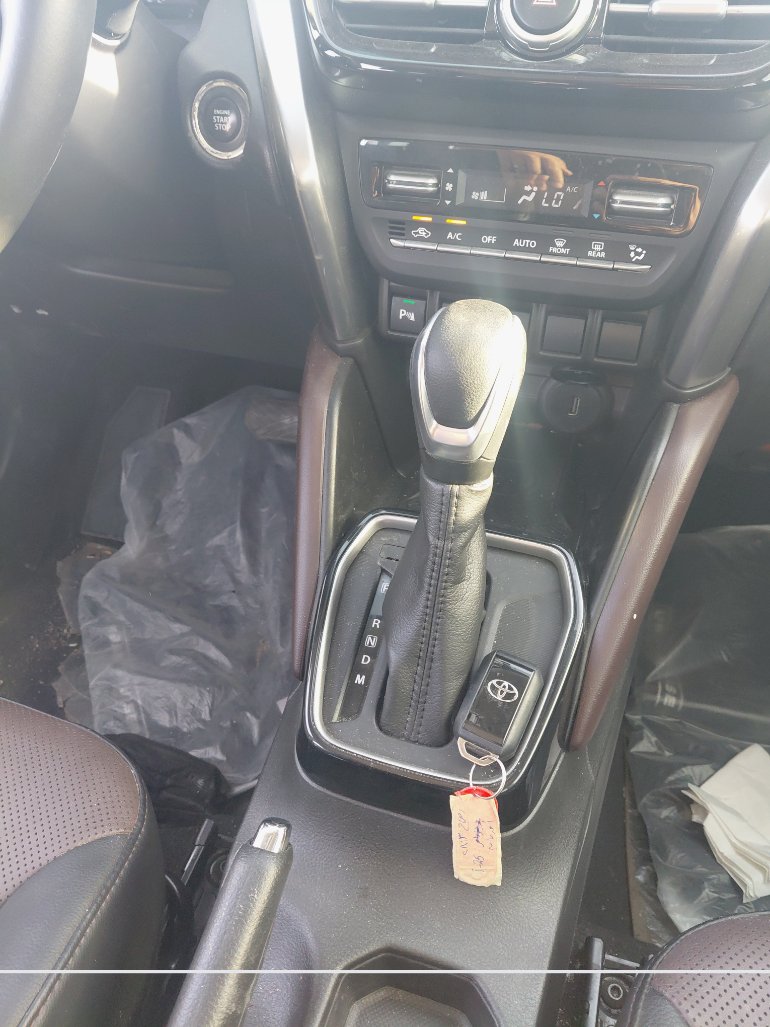 تويوتا اوربان كروز GLX 2024 image