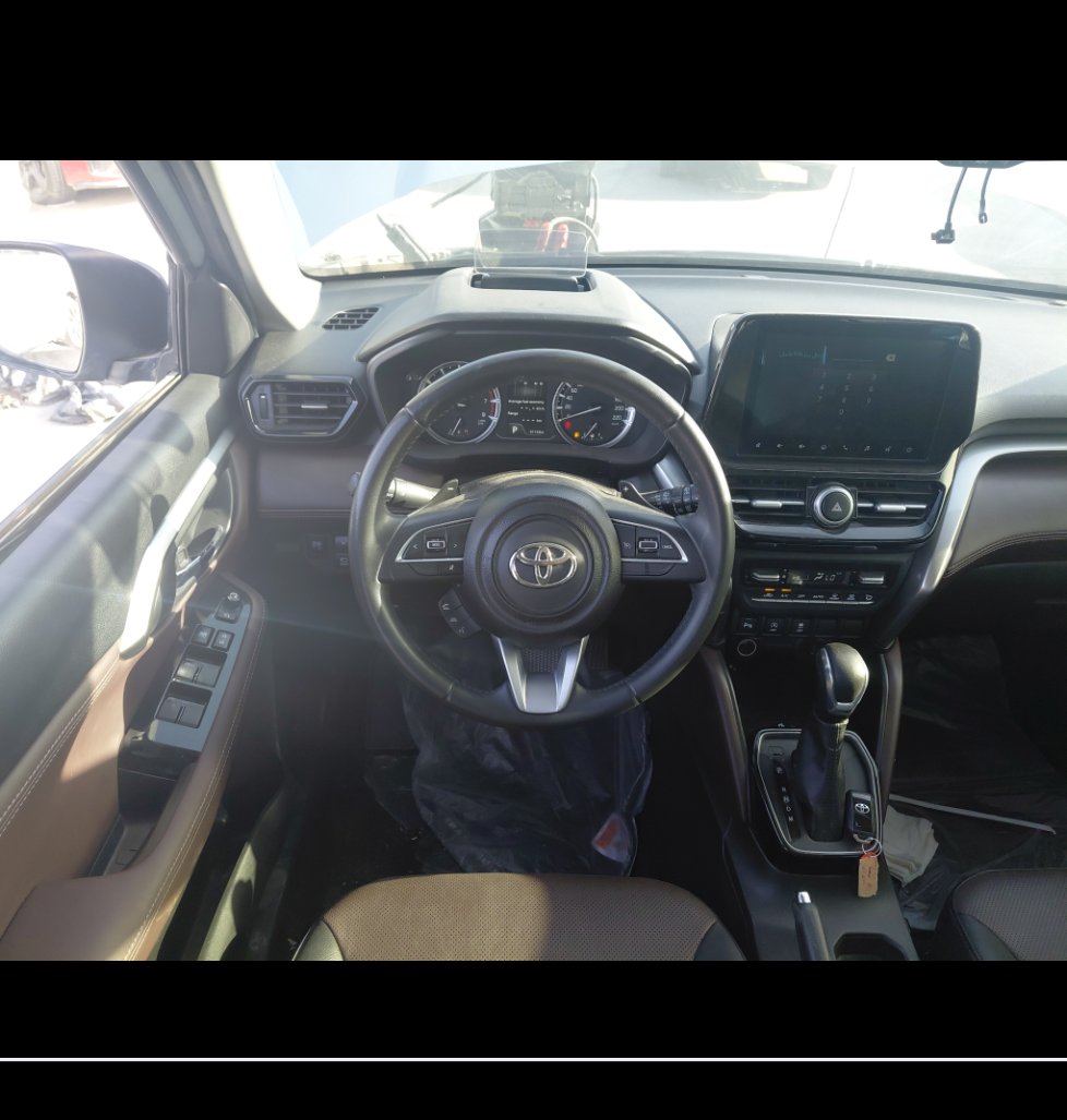 تويوتا اوربان كروز GLX 2024 image