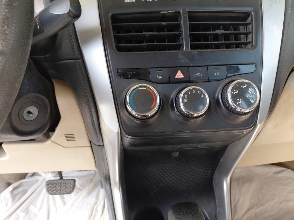 تويوتا يارس Y   2018 image