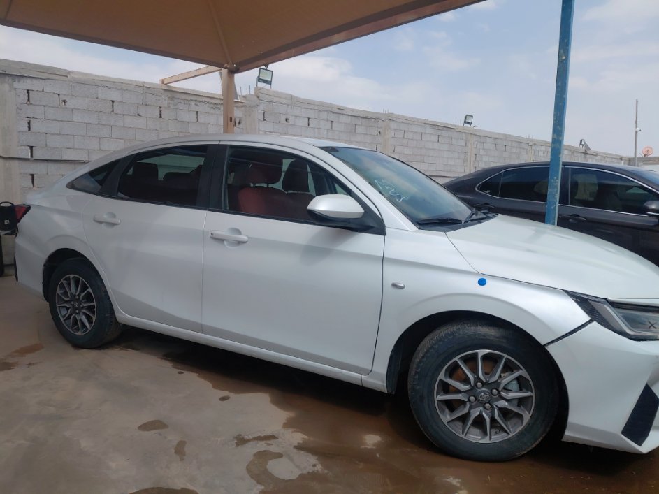 تويوتا يارس Y 2023 image