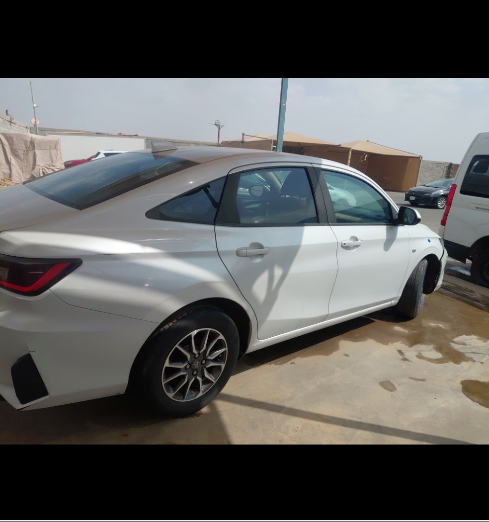 تويوتا يارس Y 2023 image