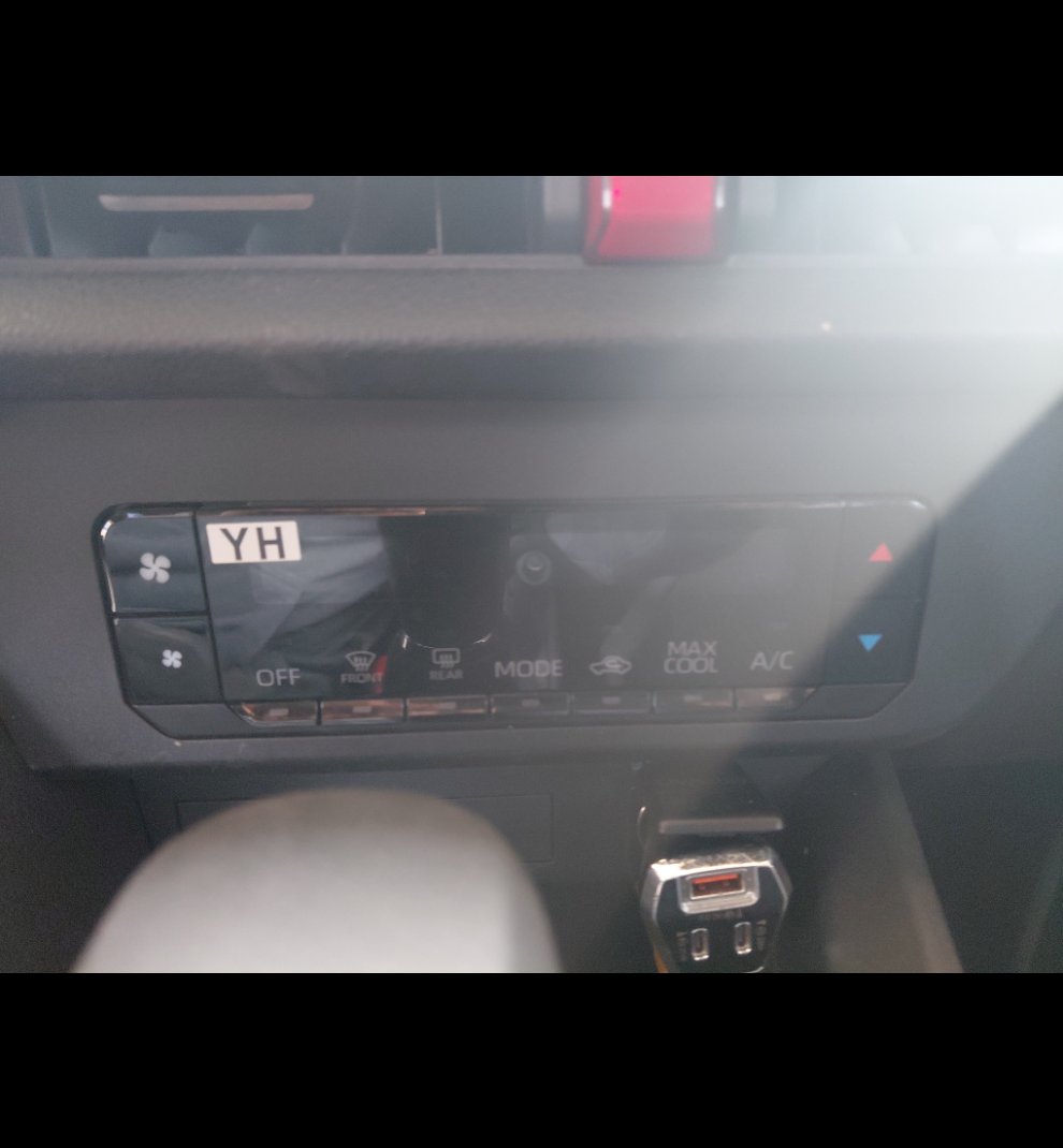 Toyota Yaris Y 2024 image