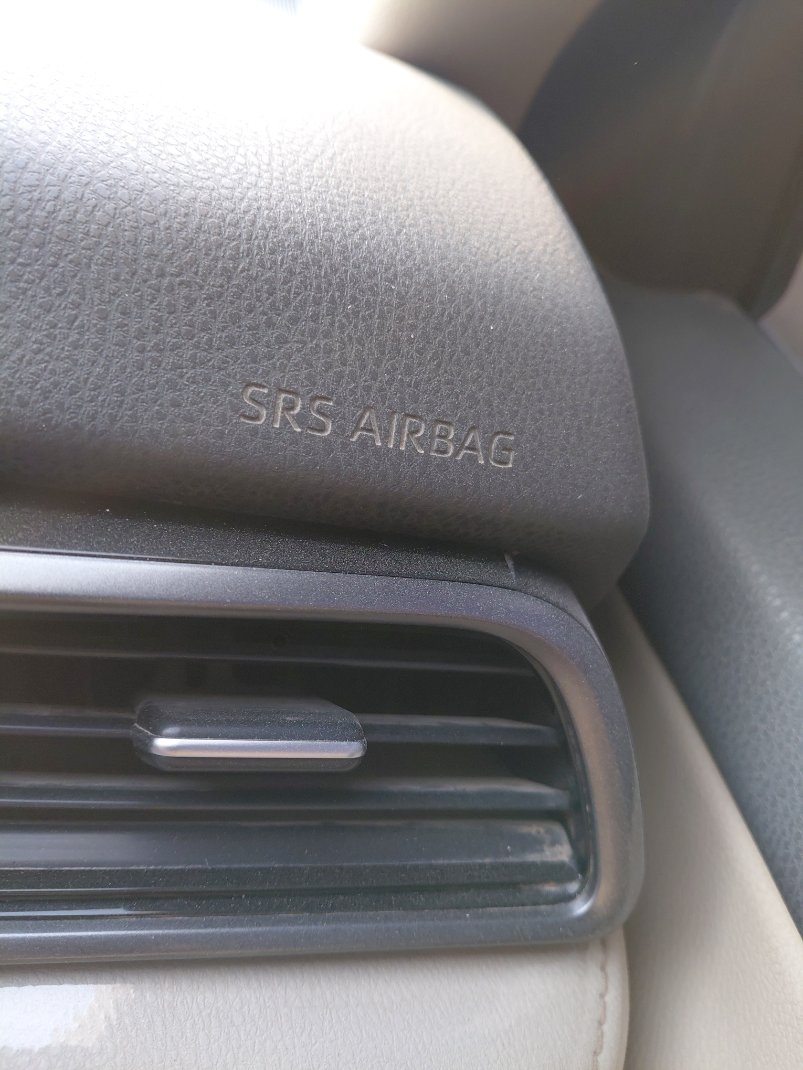 Toyota Camry GLE 2020 image