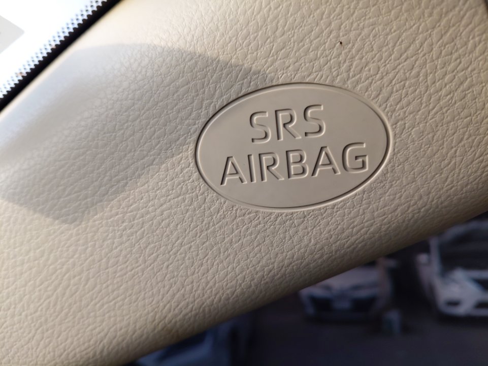 Toyota Camry GLE 2020 image