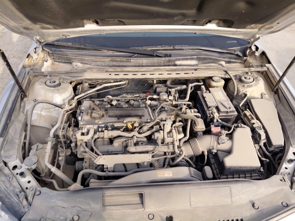 Toyota Camry GLE 2020 image