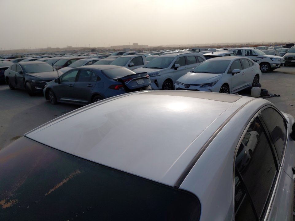 Toyota Camry GLE 2020 image