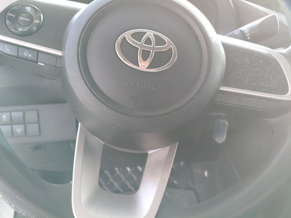 Toyota Yaris Y 2024 image