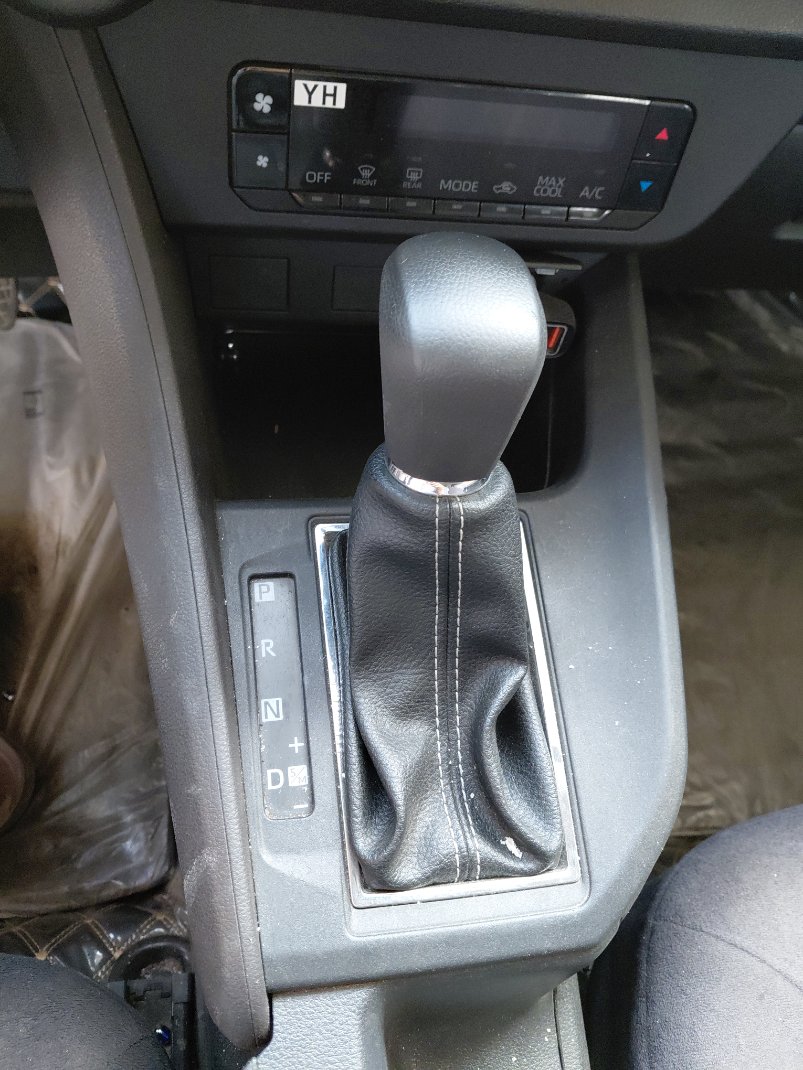 Toyota Yaris Y 2024 image