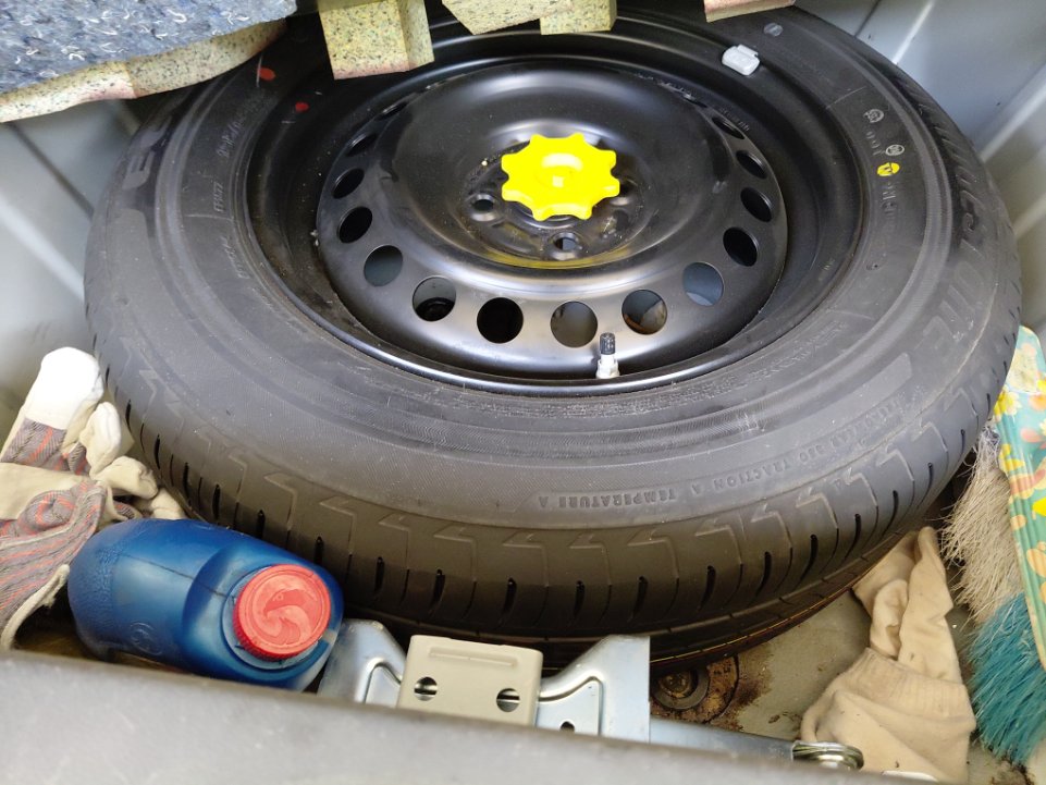 Toyota Yaris Y 2024 image