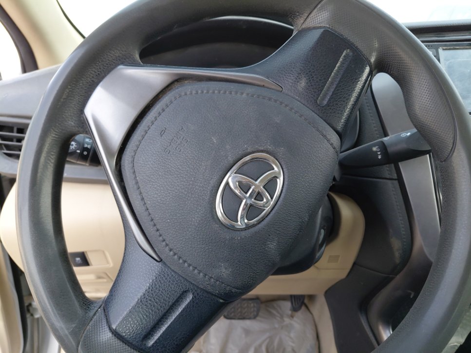 Toyota Yaris Y 2021 image