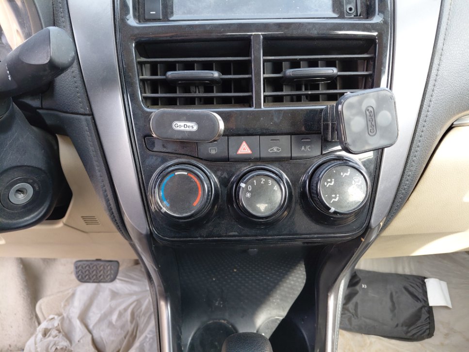 Toyota Yaris Y 2021 image