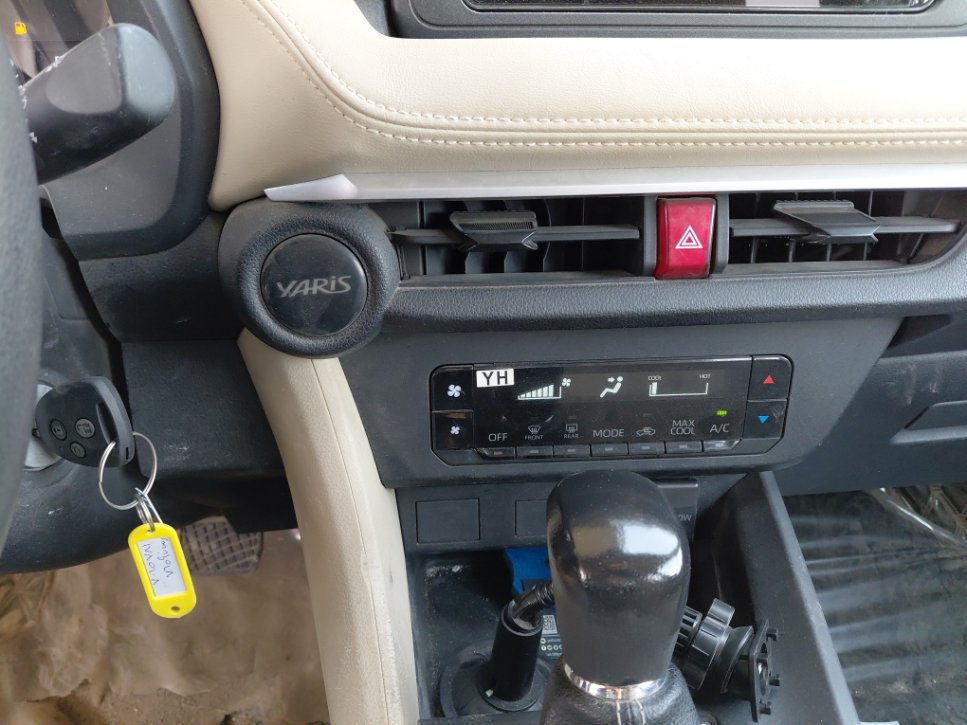 Toyota Yaris Y 2023 image