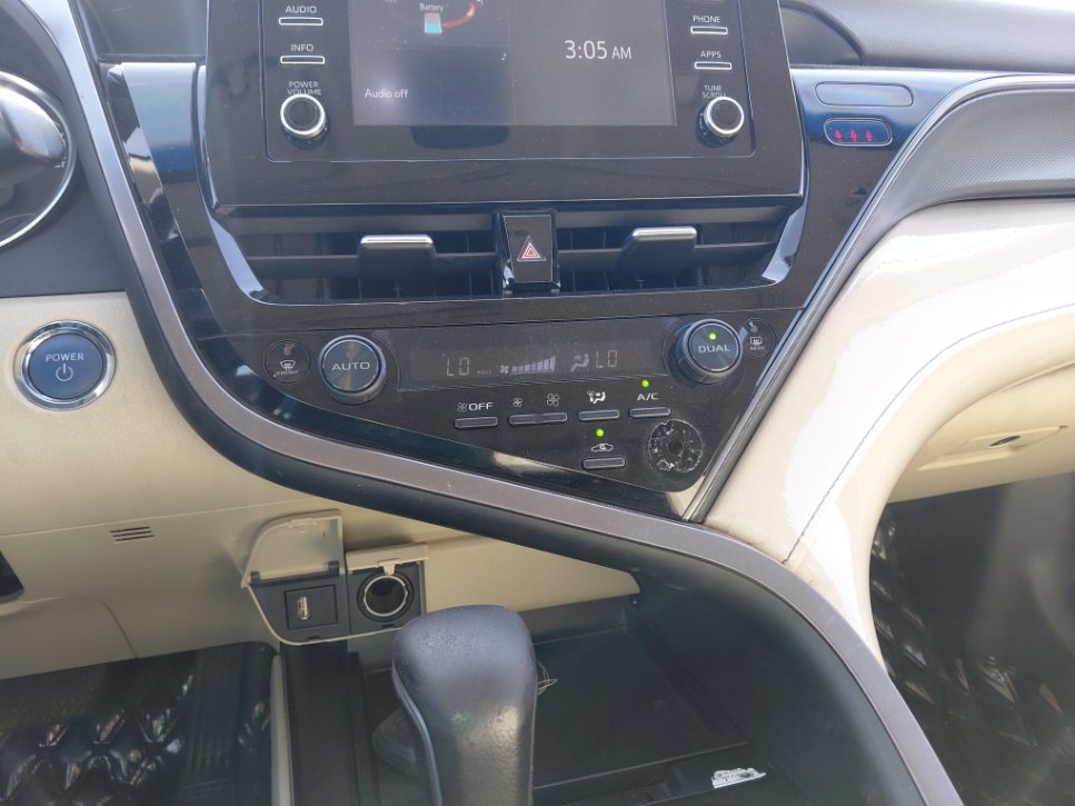 تويوتا كامري GLE HEV  2023 image