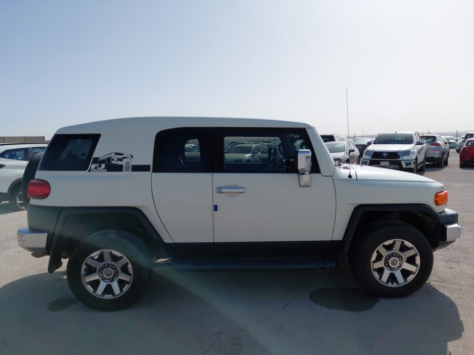 تويوتا إف جي كروزر 1 Sport  2023 image