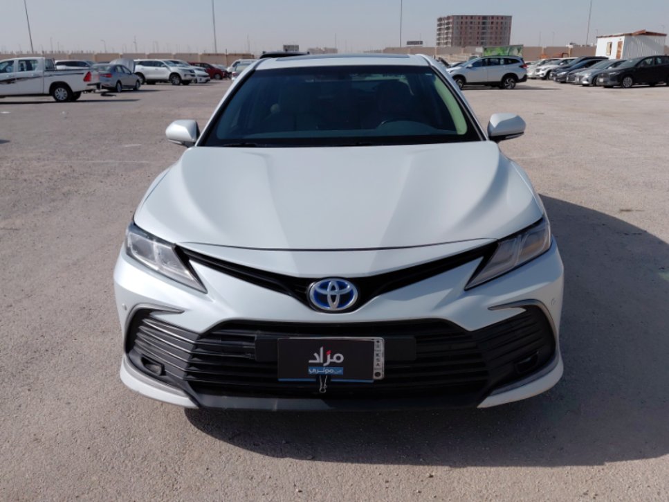 تويوتا كامري GLE HEV  2023