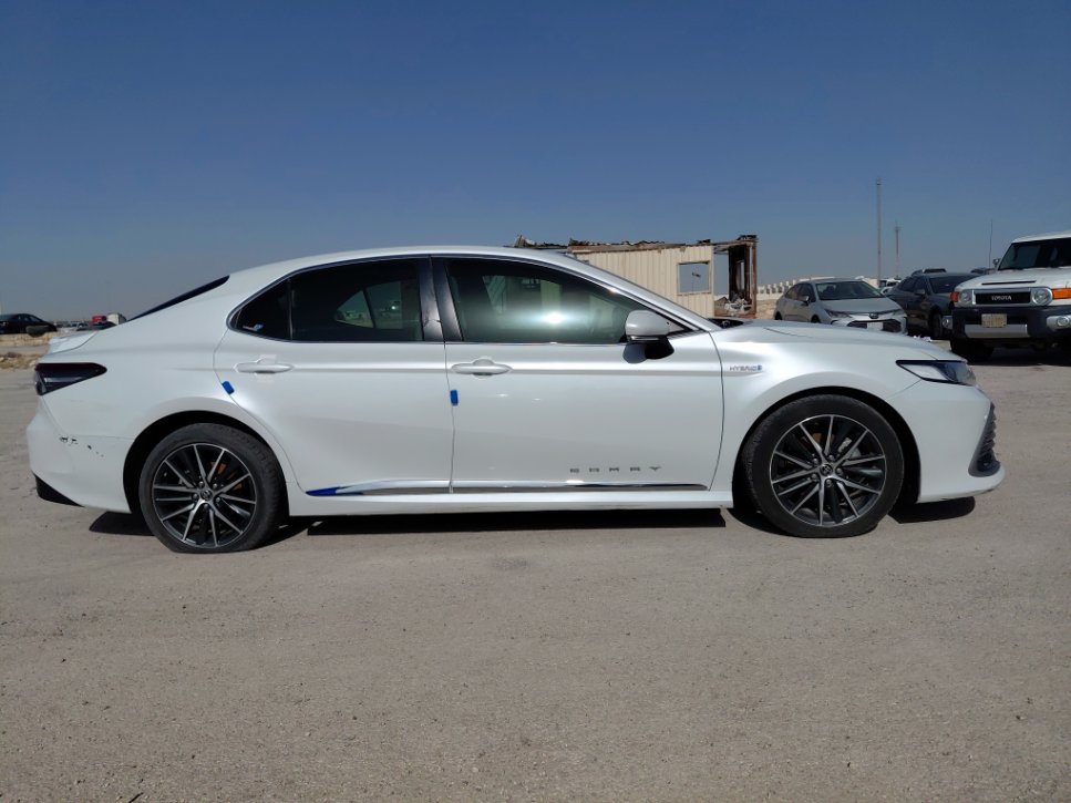 تويوتا كامري GLE HEV  2023 image
