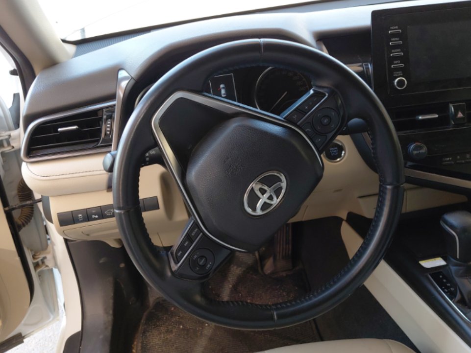 Toyota Camry GLE 2024 image