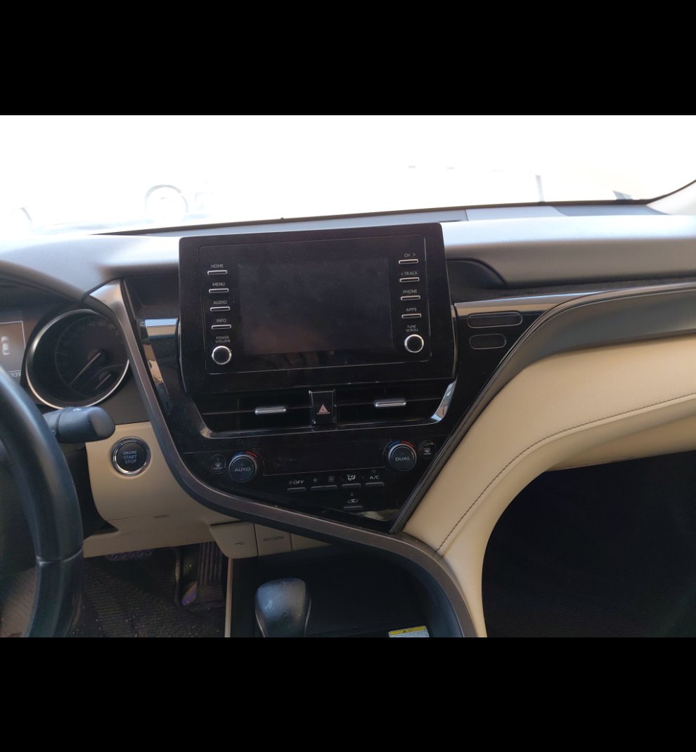 Toyota Camry GLE 2024 image