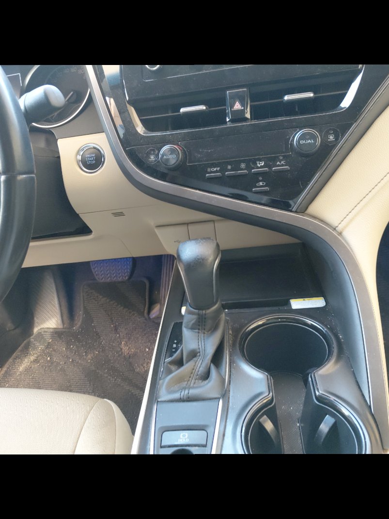 Toyota Camry GLE 2024 image