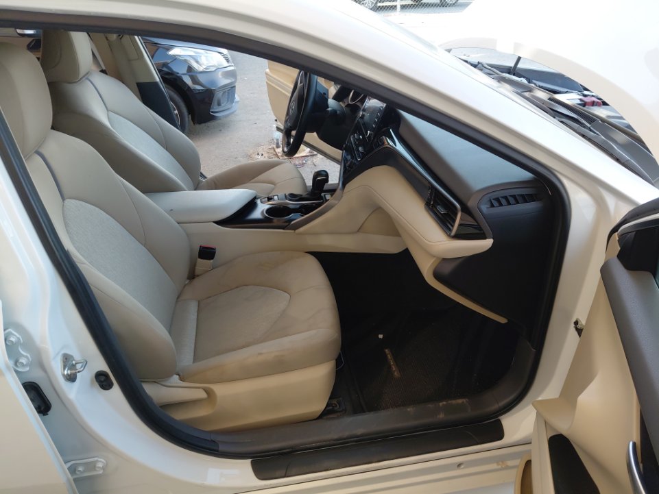 Toyota Camry GLE 2024 image