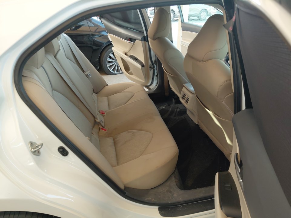 Toyota Camry GLE 2024 image